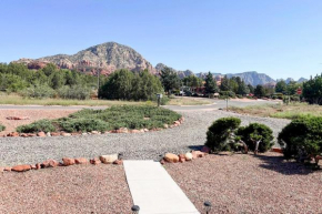 Boho Chic Sedona Retreat with Mountain Views!